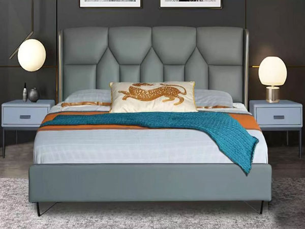 Jaká opatření je třeba dodržovat při údržbě kožené čalouněné postele?